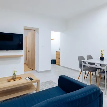Borg Apartmanok Cegled Exterior photo