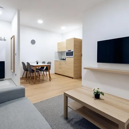 Borg Apartmanok Cegled Exterior photo