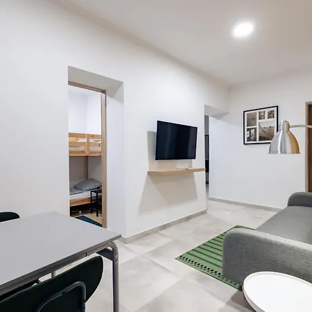Borg Apartmanok Cegled Exterior photo