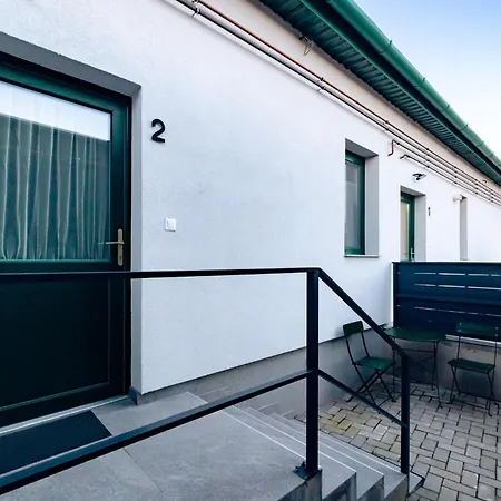 Borg Apartmanok Cegled Exterior photo